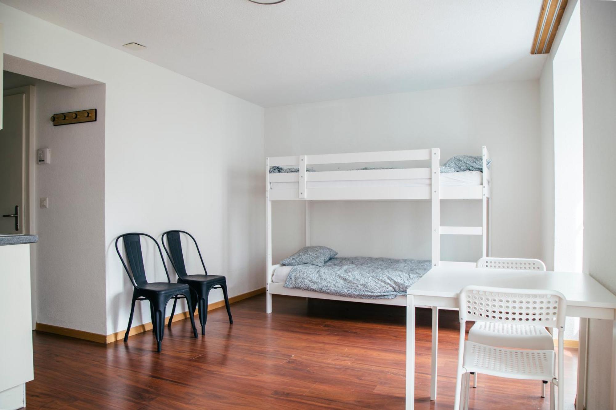 Nimbuzzz Apartments Unterseen Экстерьер фото